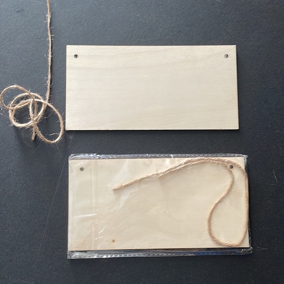 2pc wall decor this is us - Picture 3 of 3